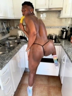 kemi-erotische-massage-via-kinky-69a5c216016e2d0013273573