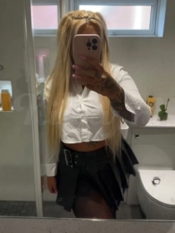 charlotte-escort-via-kinky-697abcfe700a7c0013be4c8e