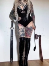 laura-bdsm-via-kinky-6983d8c25c4a290013639e89