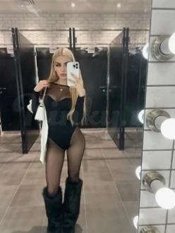 meesteres-jina-bdsm-via-kinky-69c2a0757c303300138730eb