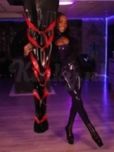 miss-venchy-bdsm-via-kinky-6962362b2ec2c000132be3d7