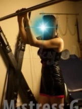 meesteres-g-bdsm-via-kinky-5cf6985f8689cbb11c41fb55