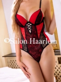 britney-erotische-massage-via-kinky-5f7ed109d82018468ca8b915