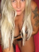 chanel-erotische-massage-via-kinky-6423decf60e9d10013683fa6