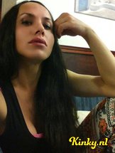 juli-erotische-massage-via-kinky-5cf67df55538638172f46a4b