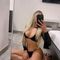 ashley-erotische-massage-via-kinky-68adbb211e6b270013808762