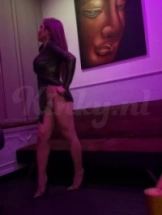 tina-erotische-massage-via-kinky-695042cf49912700134f9a73