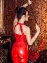 mistress-nadia-bdsm-via-kinky-5e307b266c21f819a75d474a