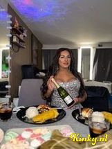 roxanna-prive-ontvangst-via-kinky-695ce00ff9dae40013c5373f