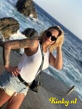 valentina-ts-prive-ontvangst-via-kinky-64eaad8cc4b5af0019e25cfd