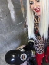 nikki-prive-ontvangst-via-kinky-60c8ff2e8fe72003a35a207f