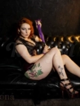 moira-mona-bdsm-via-kinky-5efc8ac810bac9d550c5b9ef
