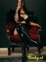 mrs-llana-bdsm-via-kinky-66e44e078dd27400130799d1