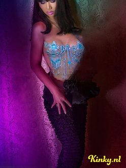 asmara-escort-via-kinky-5cf669ebdcb88a3f5b29239e