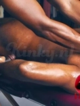 danino-erotische-massage-via-kinky-653a32f38fbe77001d51b553