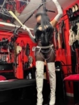 mrs-samantha-bdsm-via-kinky-68ded12f2f74810013c84544